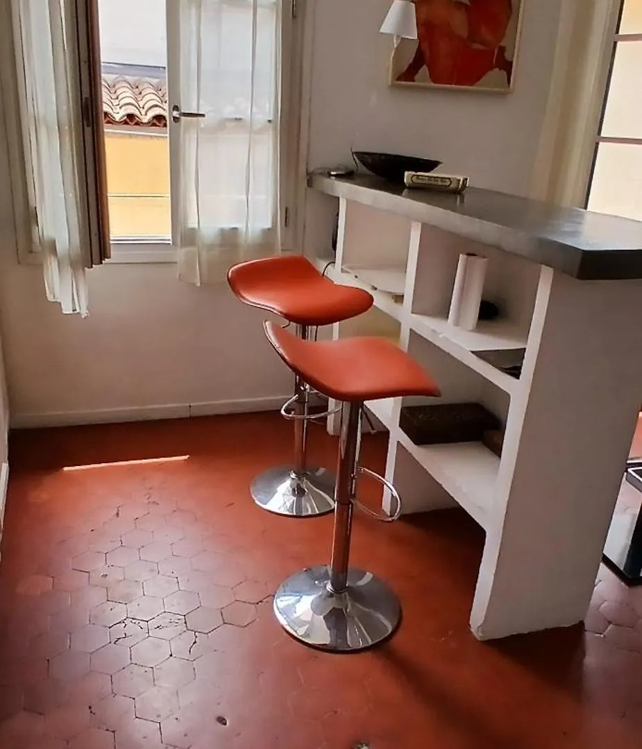 Duplex Avec Terrasse, Charme Et Tranquillite En Plein Centre Historique 0*, Aix-en-Provence